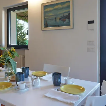 Miralunga Gialla Apartman